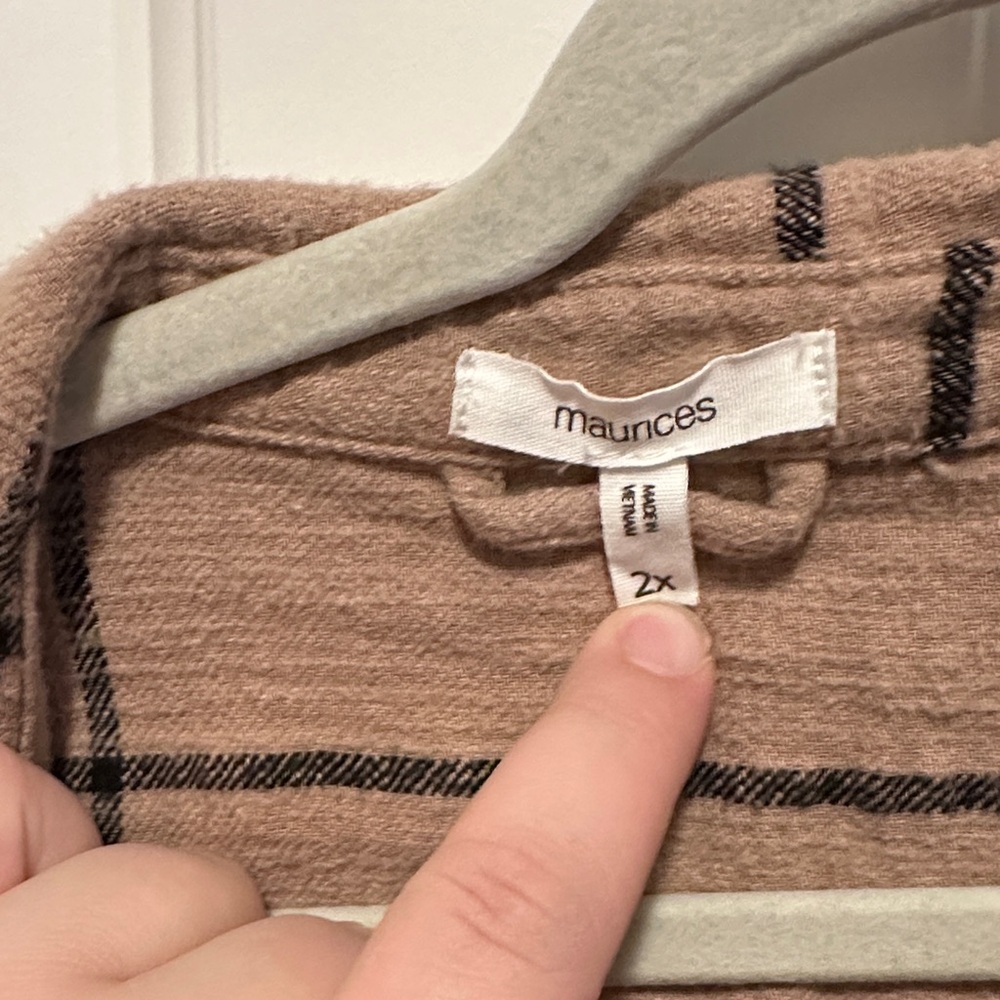 Maurices woman’s Tan Checkered Shirt Jacket - Picture 2 of 7